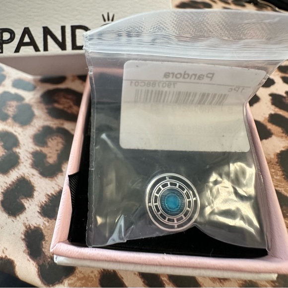 Pandora Marvel Iron Man Arc Reactor Charm - Picture 1 of 1